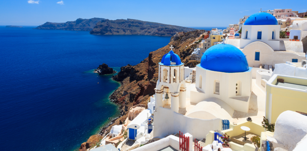 Para-Onde-Viajar-em-Setembro-no-Exterior-Santorini-Grécia