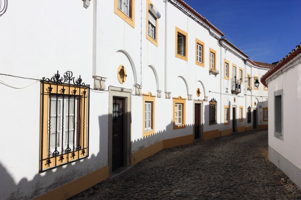 Descubra Portugal em 5 Dias Um Guia de Viagem: Alentejo - Évora