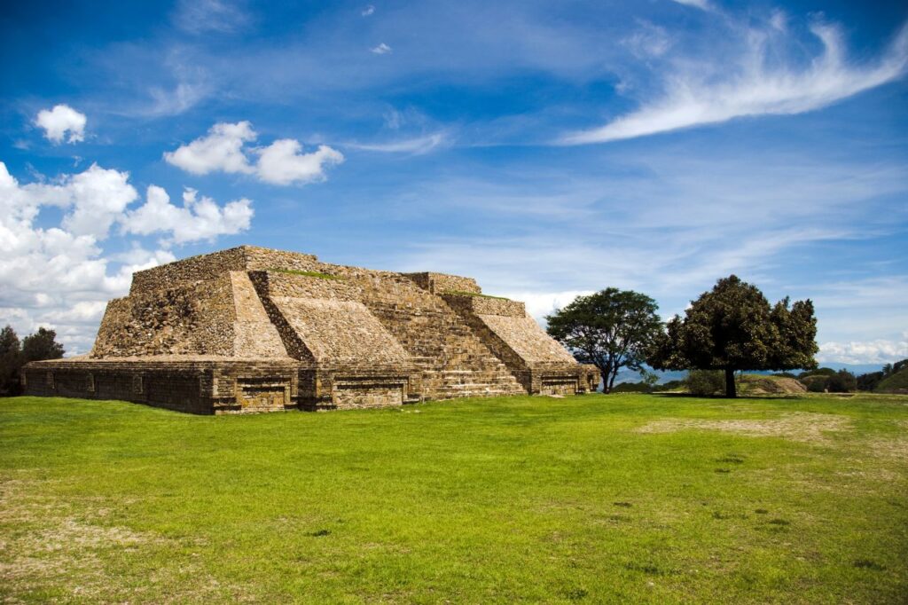 Como-Viajar-Para-o-Mexico-Barato-Monte-Alban