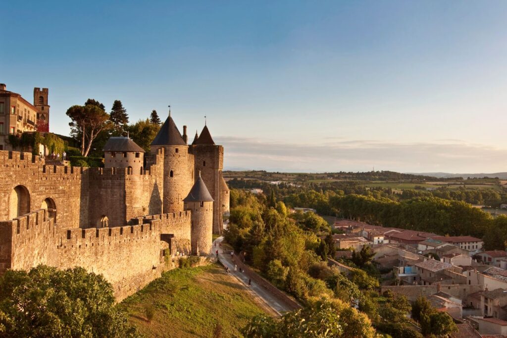 Carcassonne – A Fortaleza Medieval Entre as Cidades Mais Bonitas da França