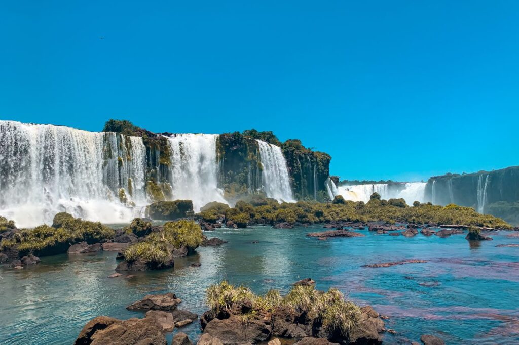 Para onde viajar em outubro com crianças no Brasil? Parques temáticos: Foz do Iguaçu